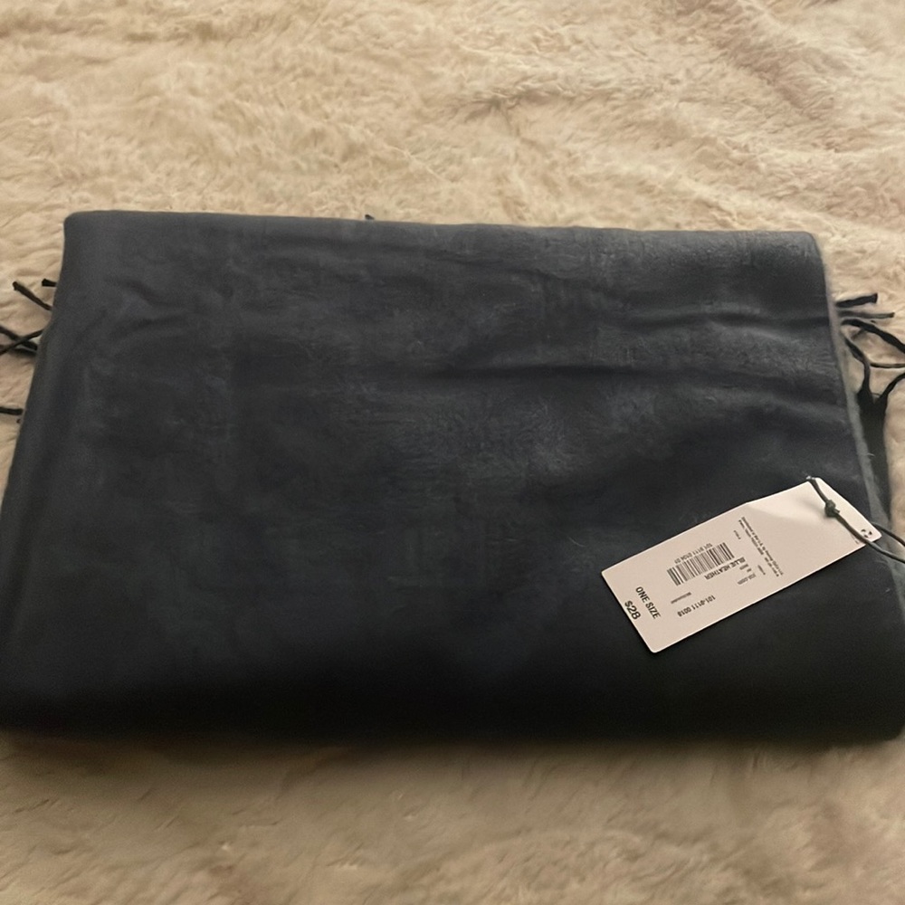 Liz Claiborne Scarf